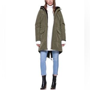 Gap PrimaLoft Luxe Parka